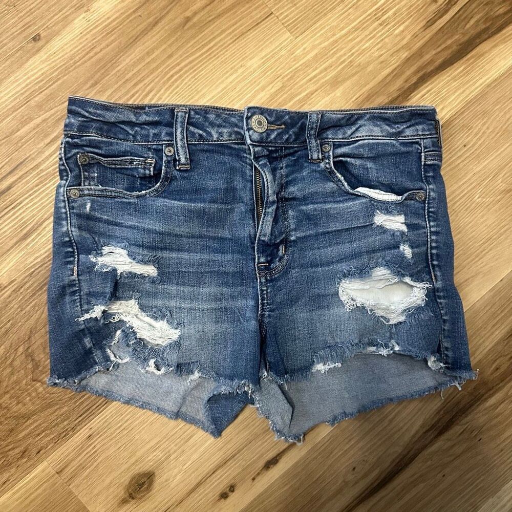 American Eagle distressed stretchy 12 hi-rise denim shortie